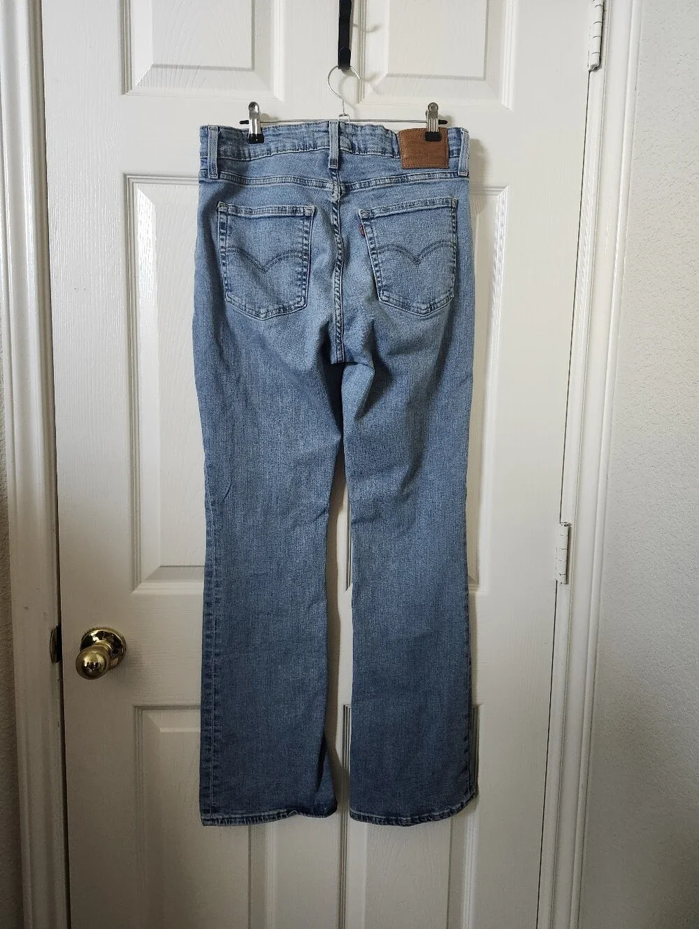 Levis 725 High Rise Bootcut Light Blue Jeans 30